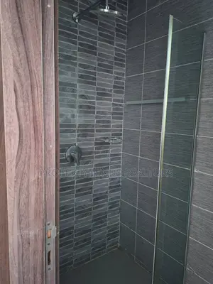 2bdrm Block of Flats in Perinwinkle Estate, Lekki Phase 1 for rent