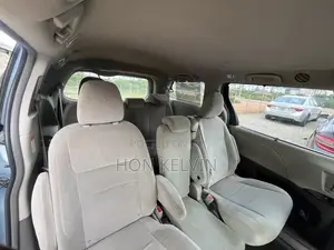 Toyota Sienna LE 8-Passenger 4dr Minivan (3.5L 6cyl 6A) 2015 Blue