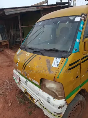 Suzuki Every 2000 Yellow