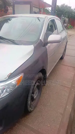 Toyota Corolla 2010 Silver