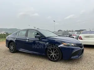 Toyota Camry SE 2023 Blue