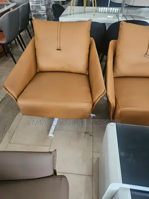 Lounge Swivel Chair / Executive Single Sofa