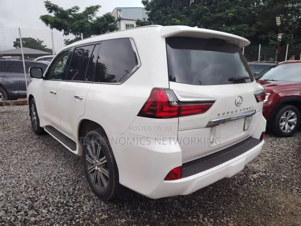 Lexus LX 2017 White