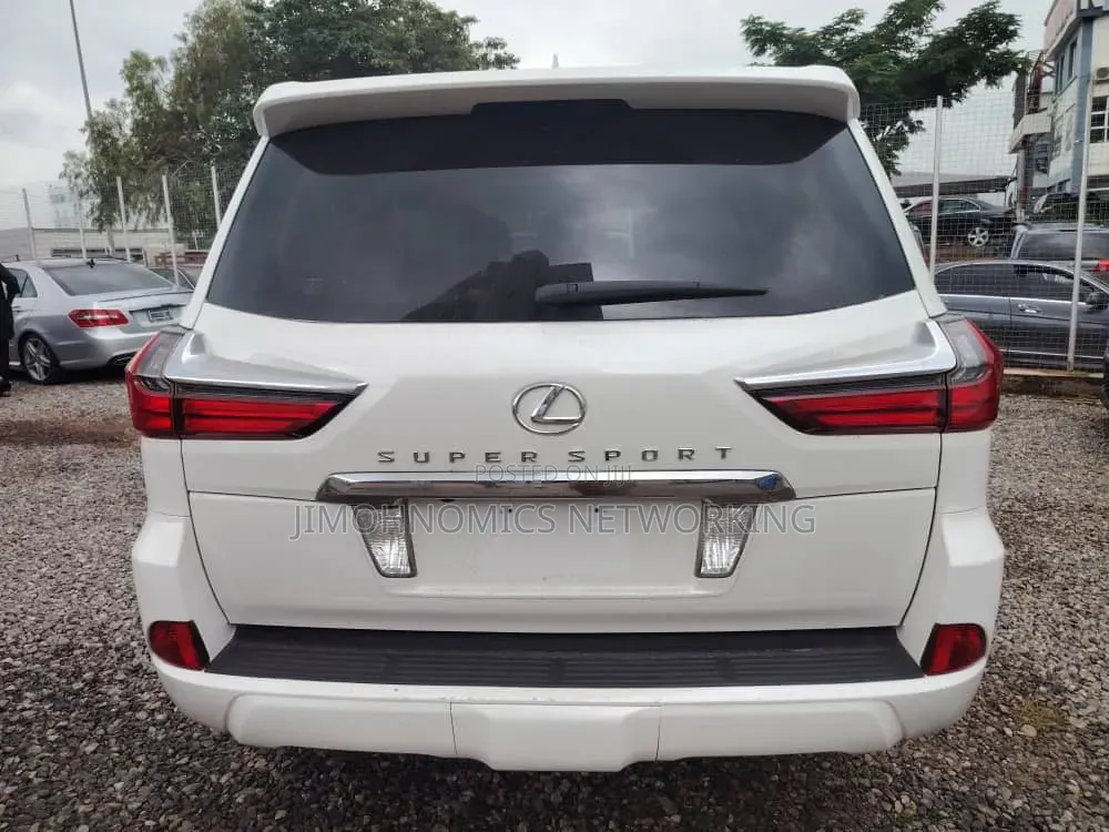 Lexus LX 2017 White