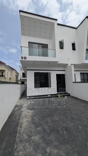 4bdrm Duplex in Chevron for rent