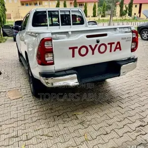 New Toyota Hilux 2026 White
