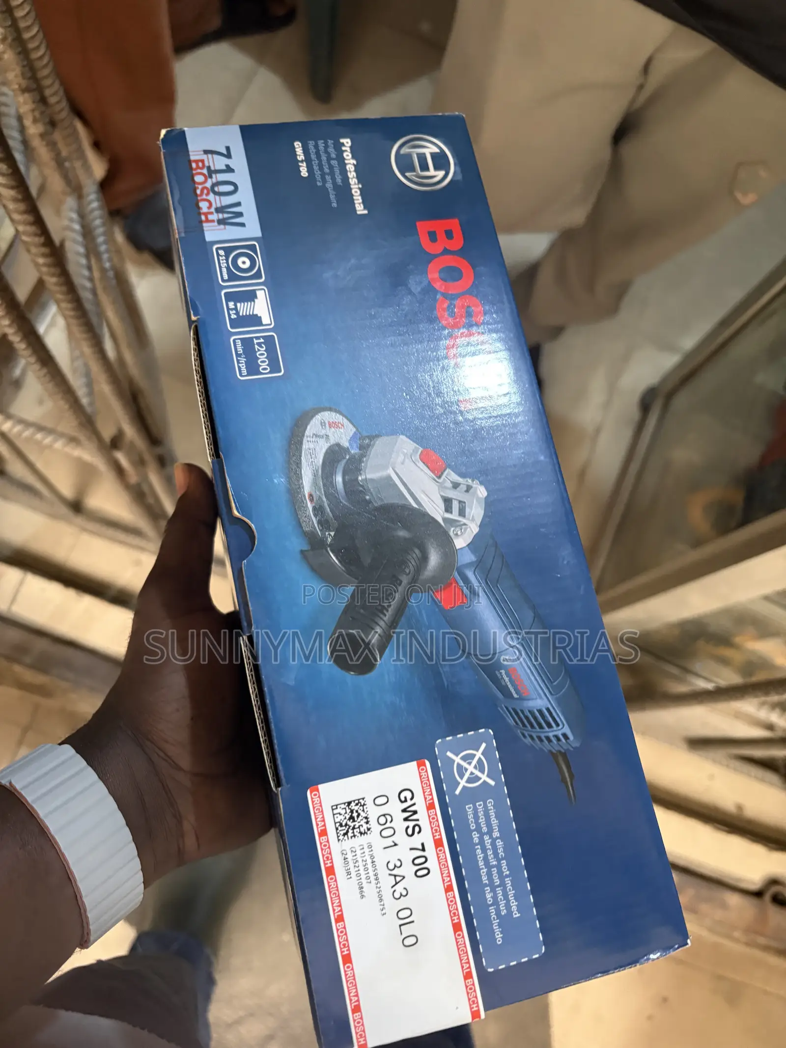 Bosch GWS 700 Professional Angle Grinder