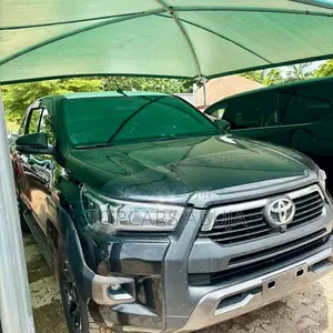 New Toyota Hilux 2026 Black