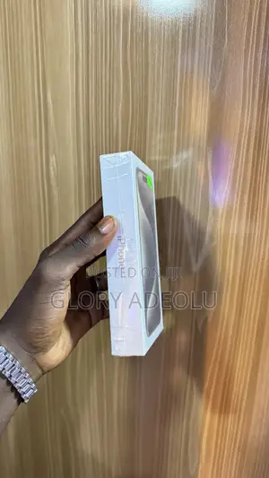 New Apple iPhone 15 Pro Max 256 GB Silver