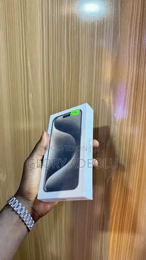 New Apple iPhone 15 Pro Max 256 GB Silver