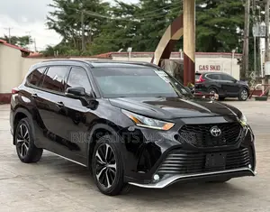 Toyota Highlander XSE 2021 Black