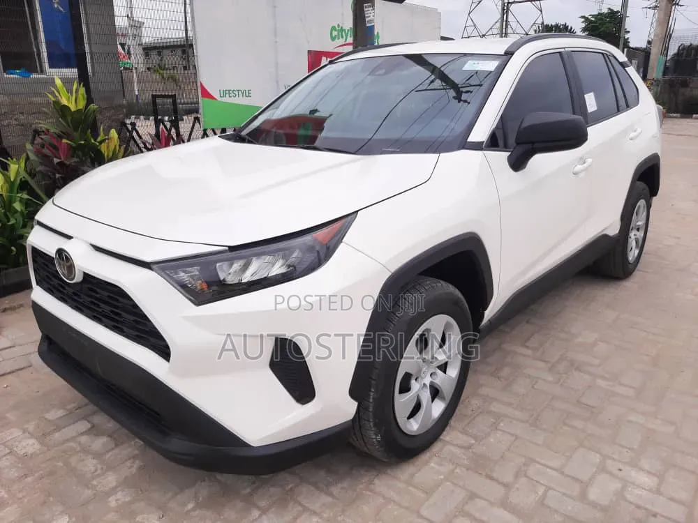Toyota RAV4 2022 White