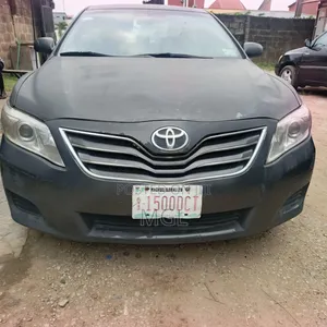 Toyota Camry 2010 Gray