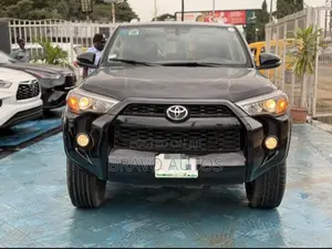 Toyota 4-Runner SR5 4dr 4x4 (4.0L 6cyl 5A) 2017 Black