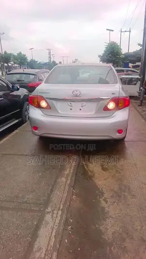Toyota Corolla 2010 Silver