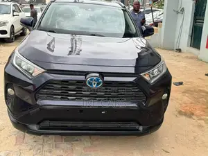 Toyota RAV4 XLE AWD 2020 Blue