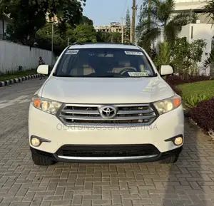 Toyota Highlander Limited 2012 White