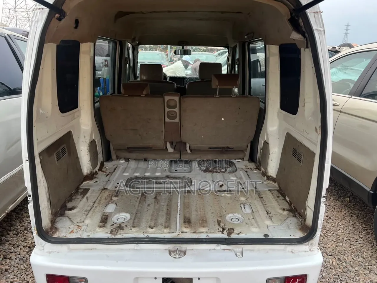 Suzuki APV Minibus 2010 White