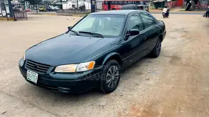 Toyota Camry 2000 Green