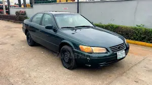 Toyota Camry 2000 Green