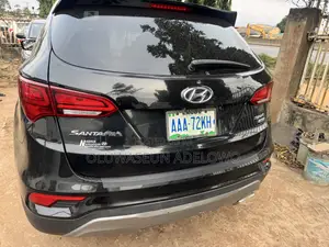 Hyundai Santa Fe SE AWD 2017 Black