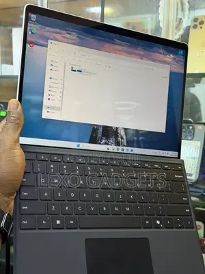Laptop Microsoft Surface Pro 9 16GB Intel Core i7 SSD 256GB