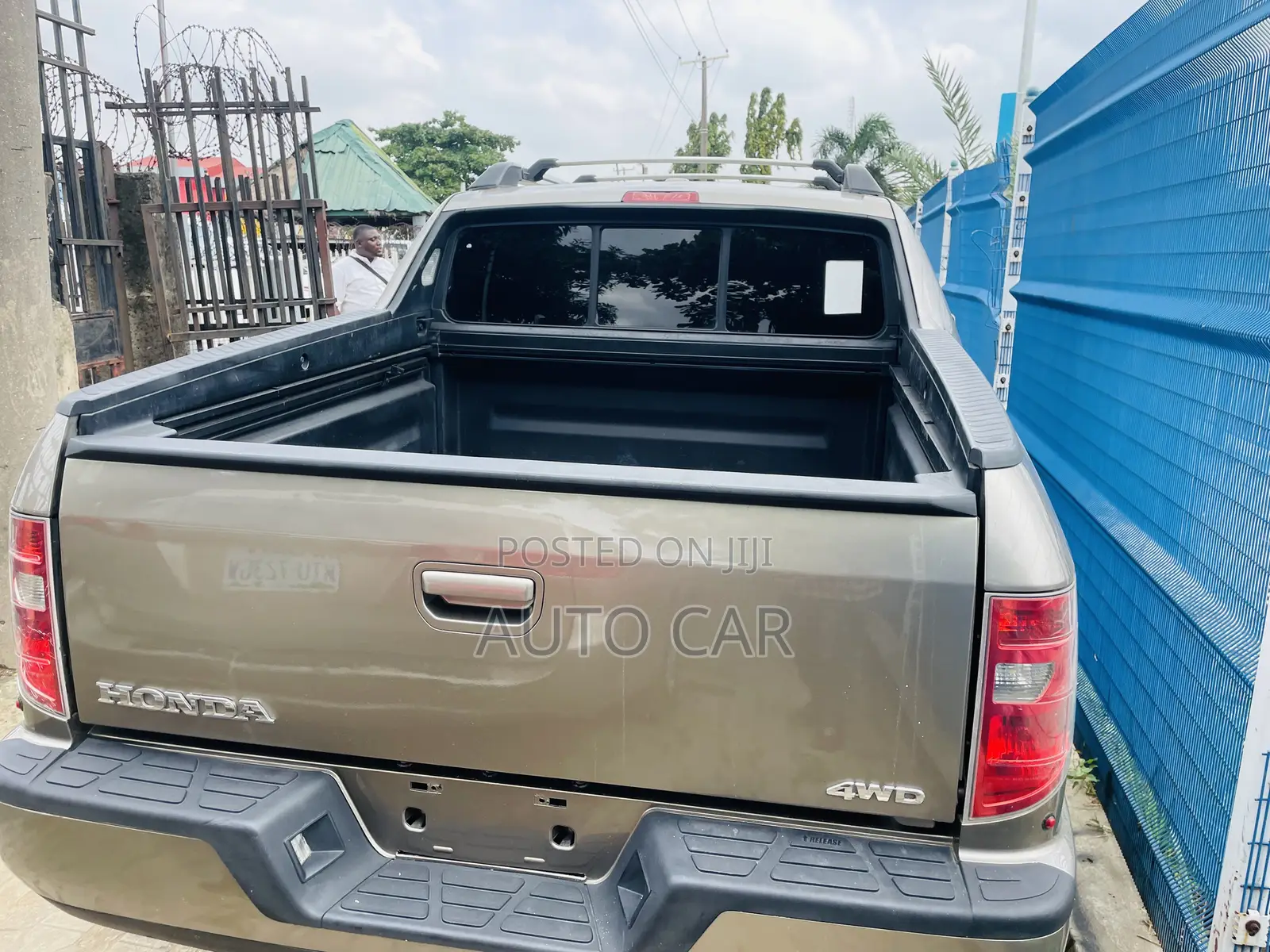 Honda Ridgeline 2011 Gold