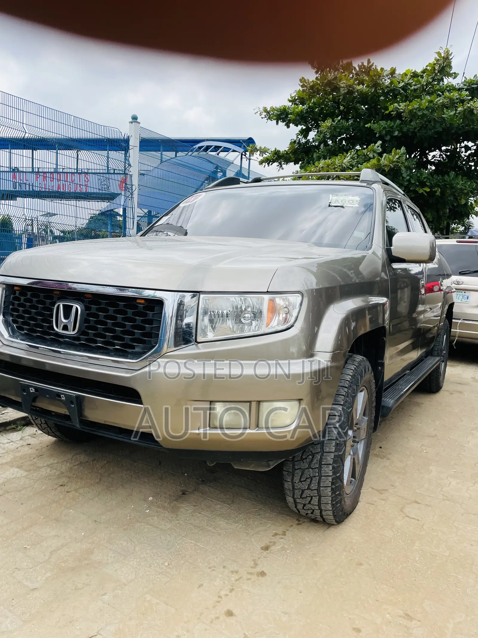 Honda Ridgeline 2011 Gold
