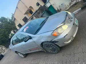 Toyota Corolla 2004 Silver