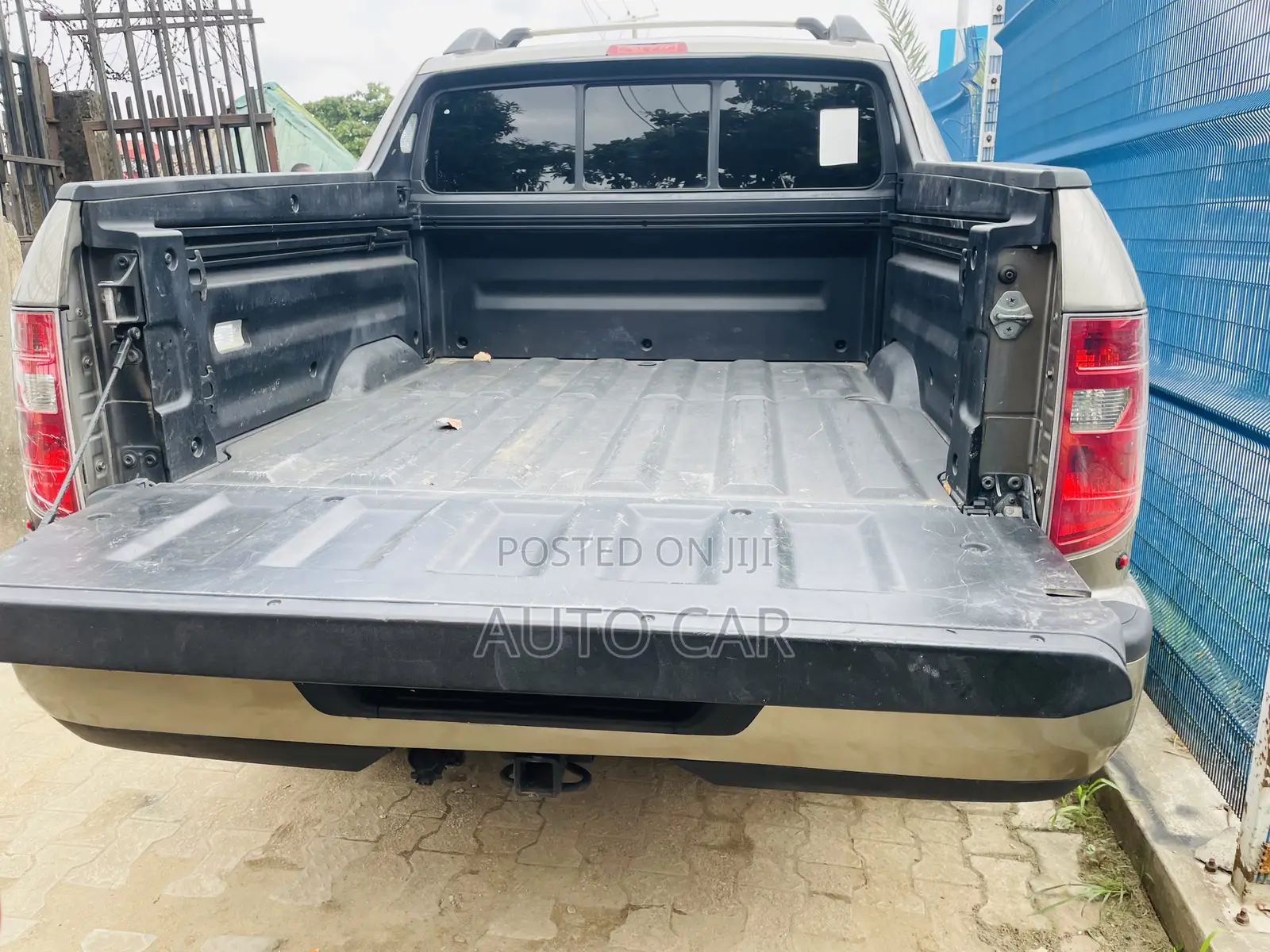 Honda Ridgeline 2011 Gold