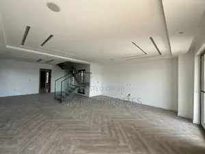 4bdrm Maisonette in Victoria Island Extension for rent