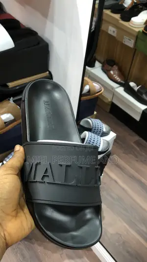 Mallet Casual Slides