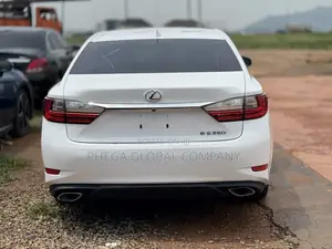 Lexus ES 350 FWD 2016 White