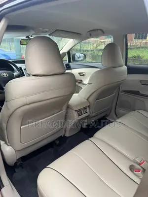 Toyota Venza XLE 2012 Brown