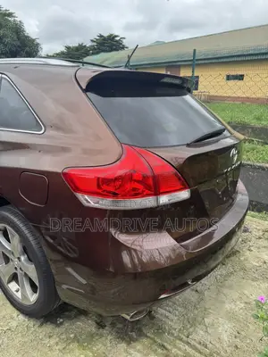 Toyota Venza XLE 2012 Brown