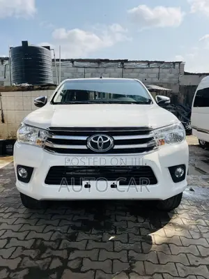 Toyota Hilux Revo Smart Cab Petrol 2.7 RWD 2020 White