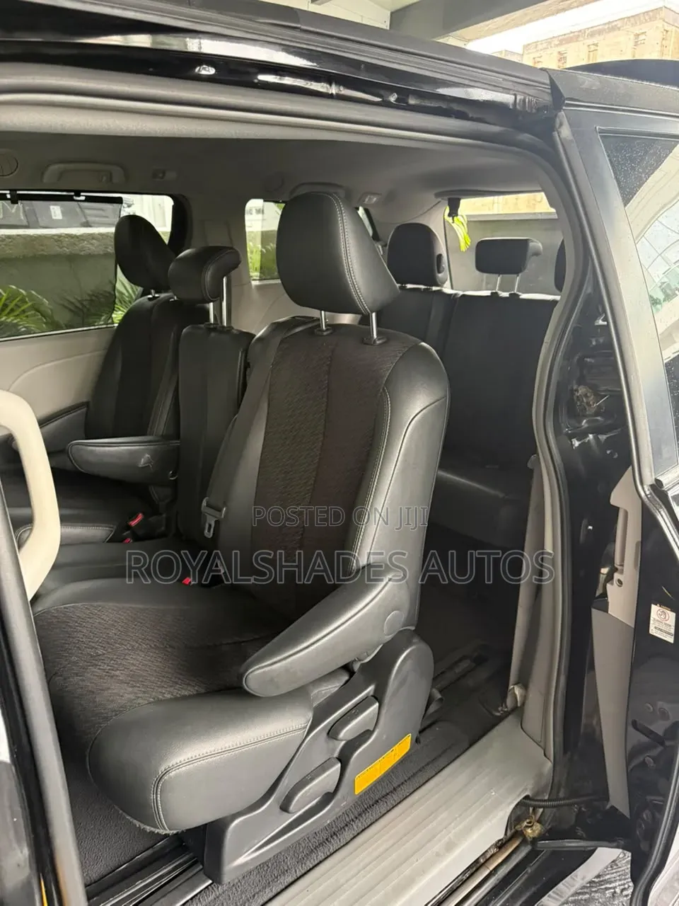Toyota Sienna 2010 Black