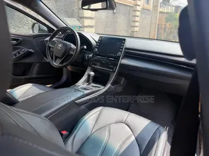 Toyota Avalon 2019 Black