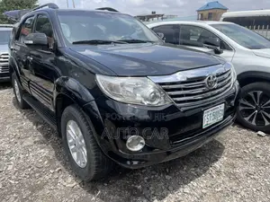 Toyota Fortuner 2.7 AWD 2013 Black