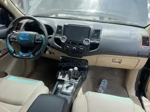 Toyota Fortuner 2.7 AWD 2013 Black