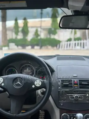 Mercedes-Benz C300 2011 White