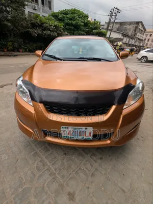 Toyota Matrix 2010 Gold
