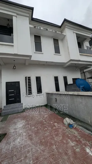 2bdrm Duplex in Chevron for rent