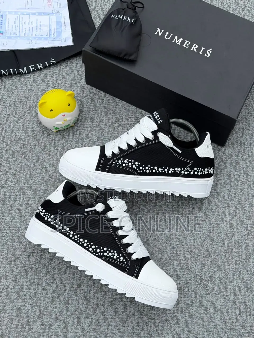 Numeris Unisex Sneakers