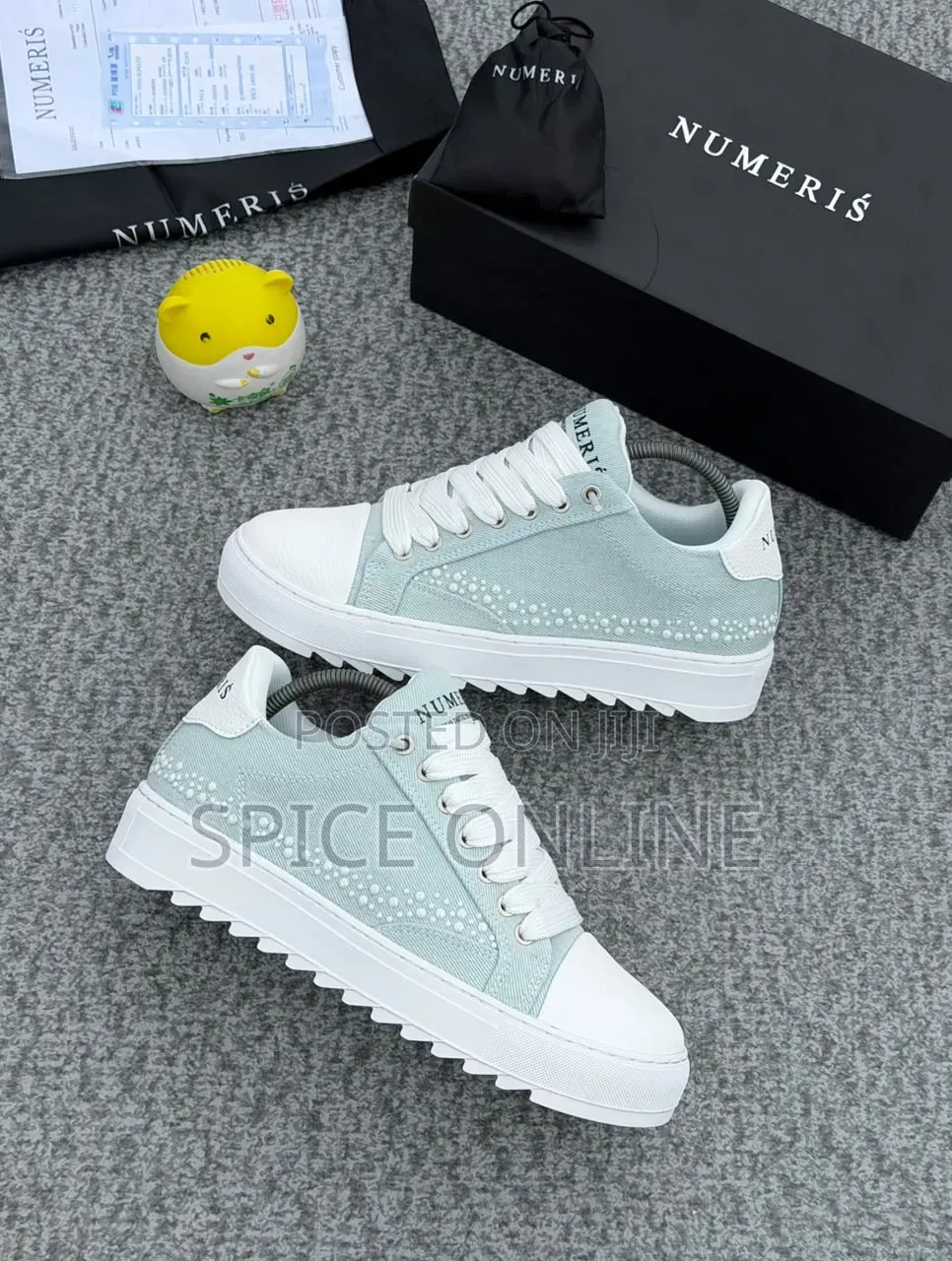 Numeris Unisex Sneakers
