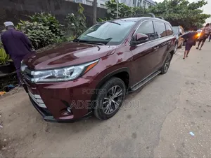 Toyota Highlander 2019 Burgundy