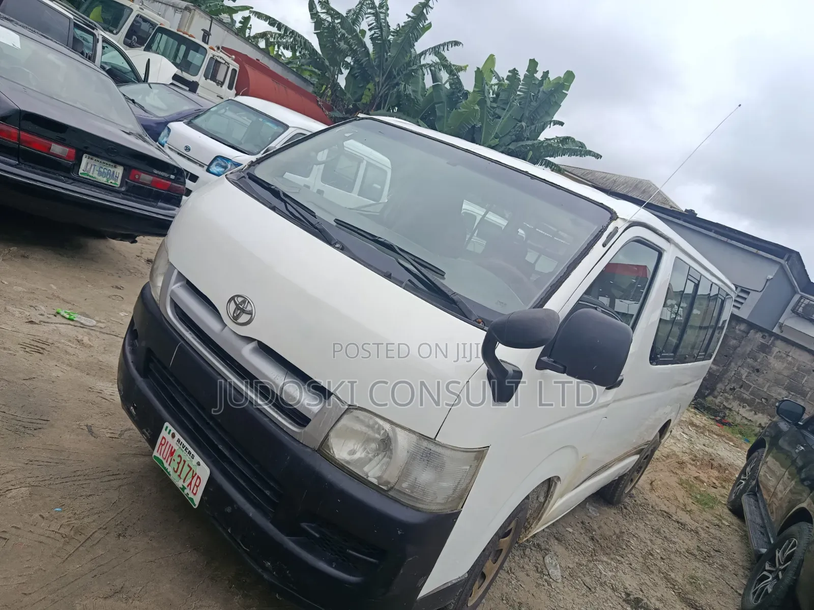 Toyota HiAce 2010 White