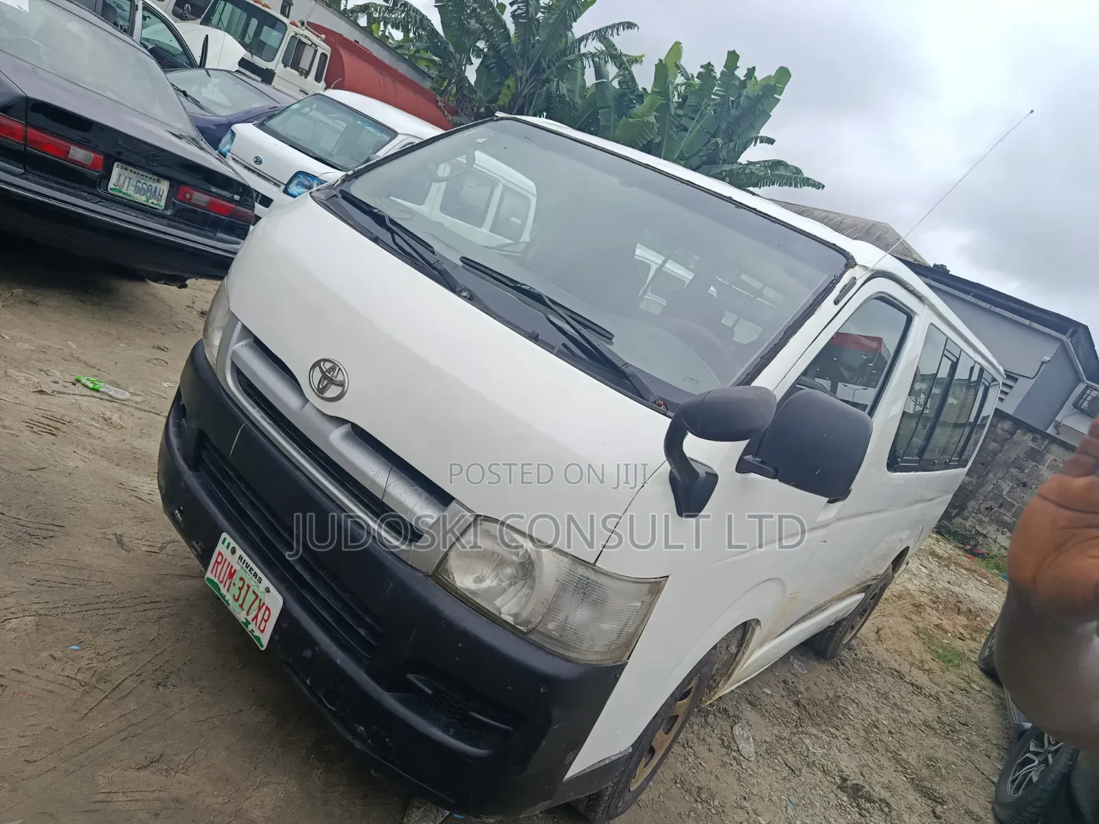 Toyota HiAce 2010 White