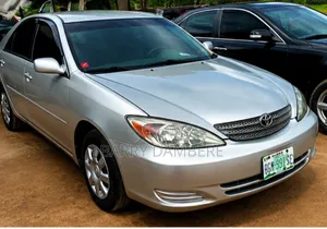 Toyota Camry 2004 Silver