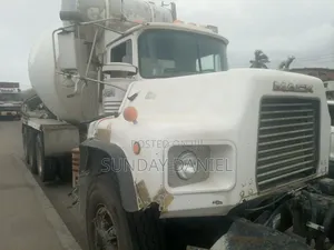 Mack Concrete Mixer Truck 10.5 Cubic Tokunbo